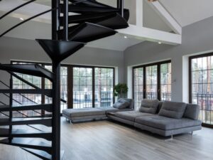 Casa com escada caracol o que adaptar para segurança